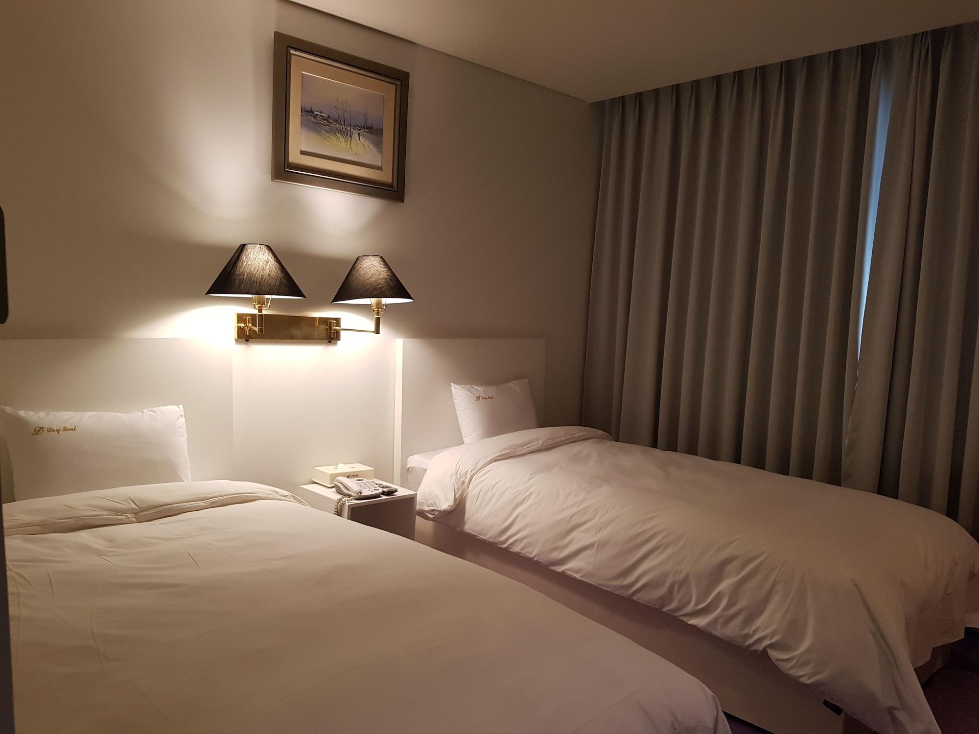 Dong Seoul Hotel Exterior photo