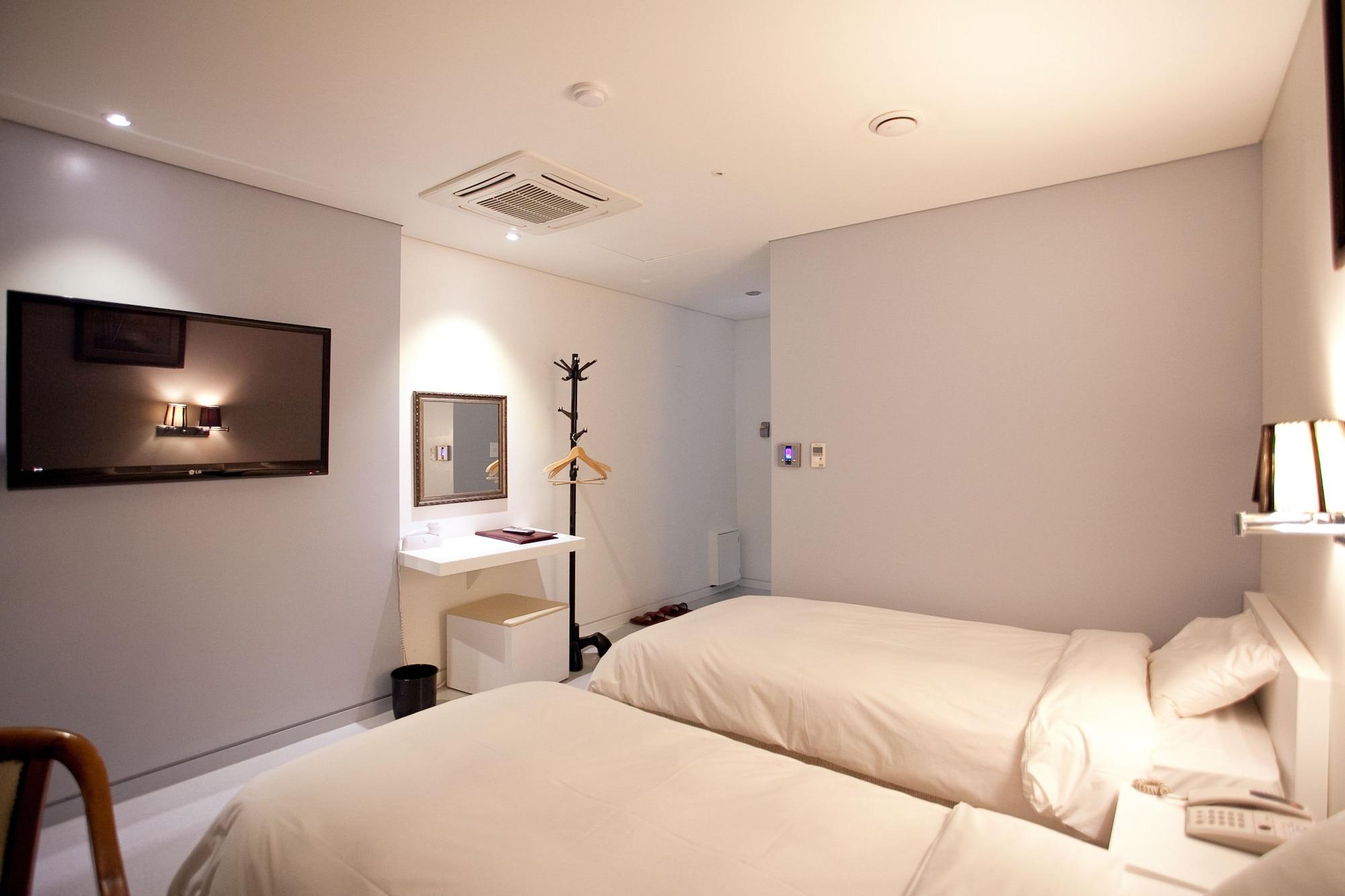 Dong Seoul Hotel Exterior photo