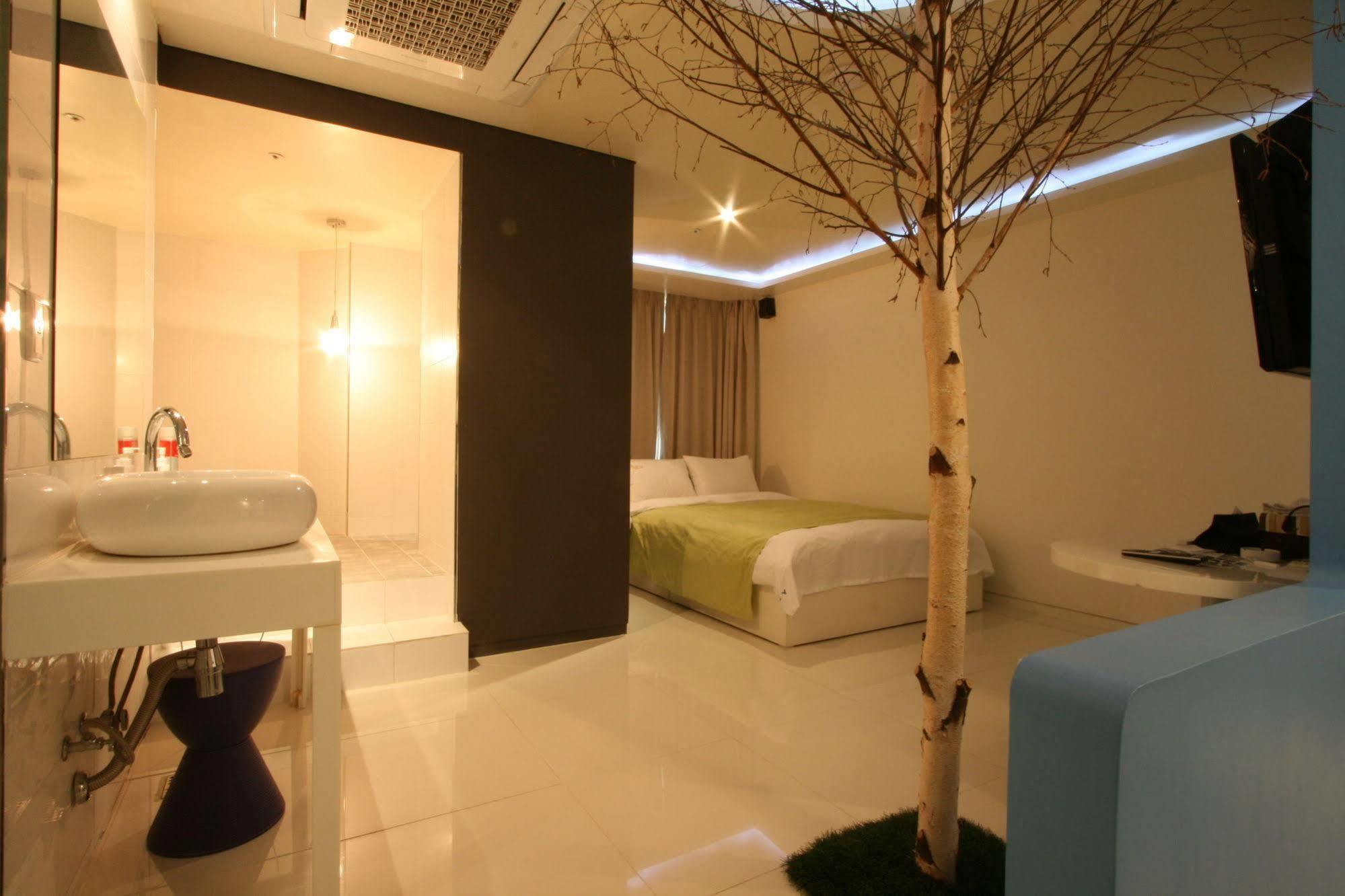 Dong Seoul Hotel Exterior photo